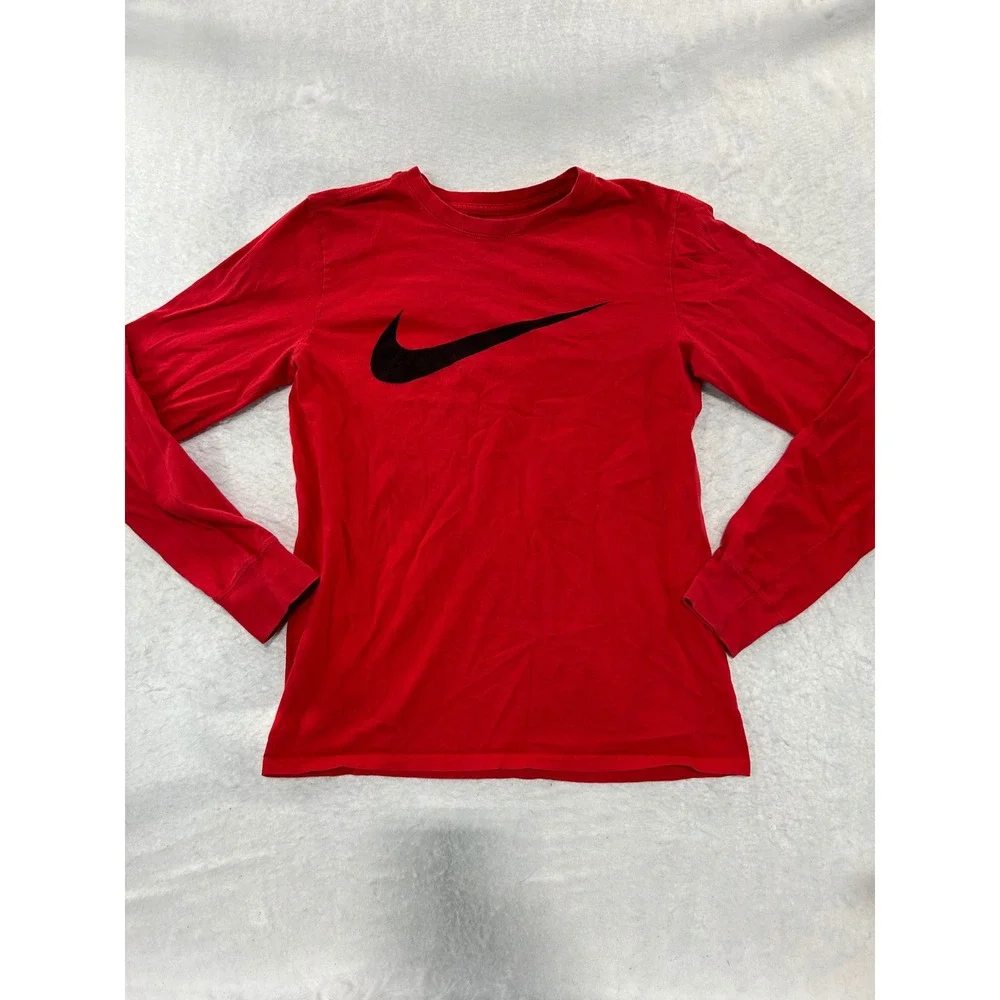 Nike Mens Long Sleeve Swoosh Graphic T-Shirt Red Athletic Cut Small